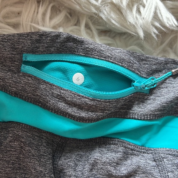 LULULEMON LEGGINGS TURQUOISE & GREY. Sz. 6. Crop pant  & Sport Top. - Picture 6 of 10